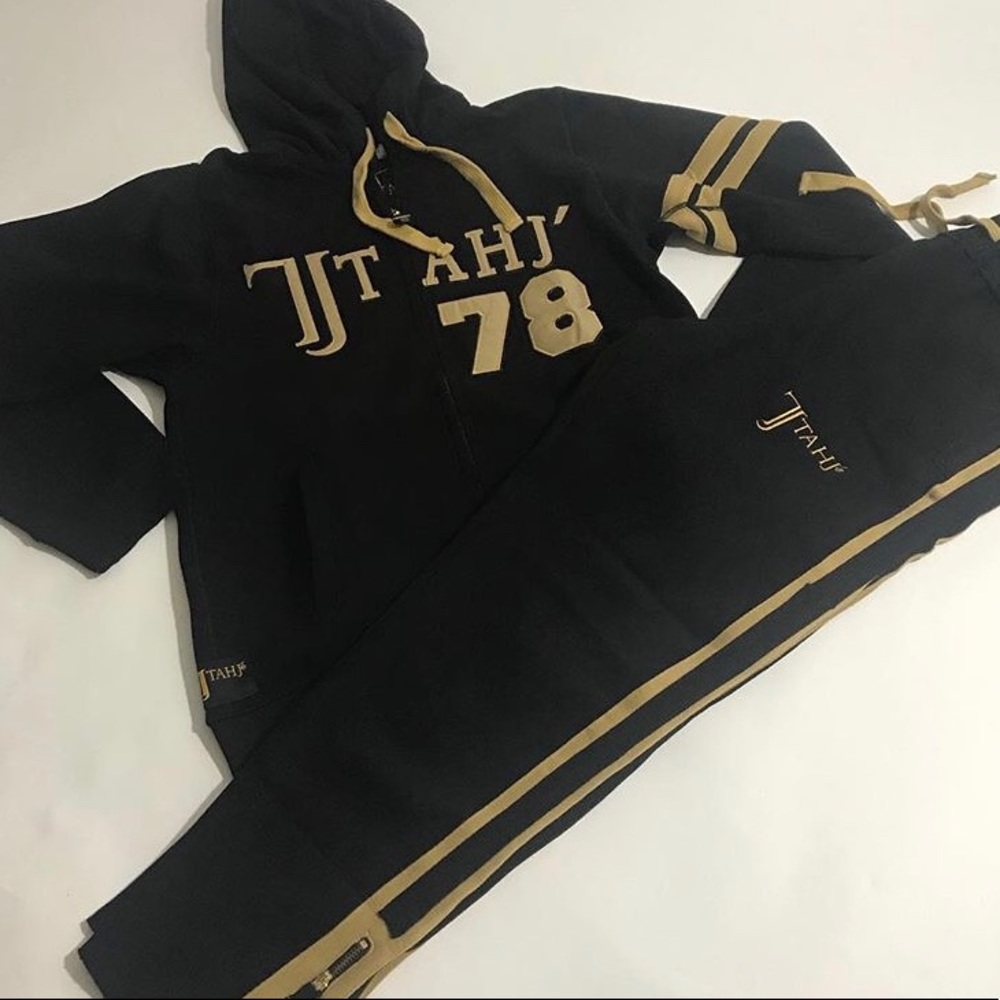 Tracksuits - Picture 2 of 3